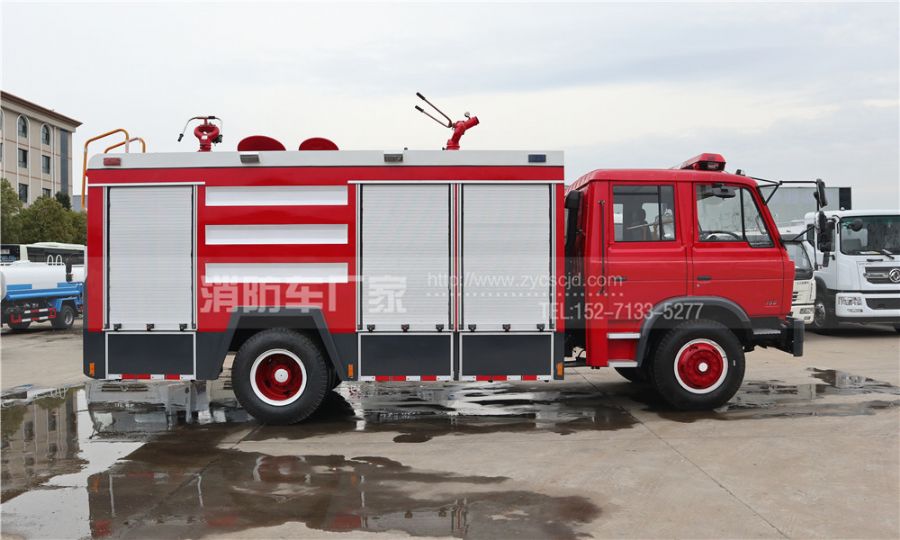 東風(fēng)153三劑聯(lián)用消防車(chē) 東風(fēng)153三劑聯(lián)用消防車(chē)