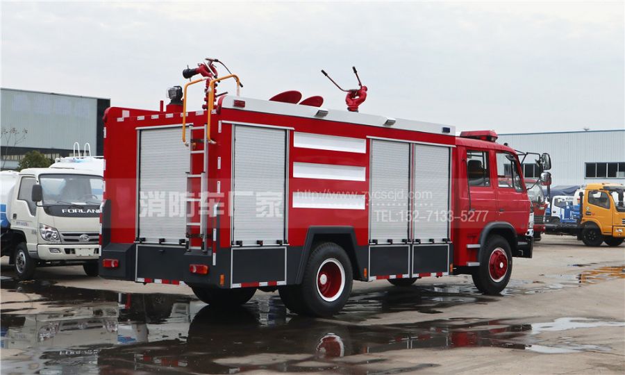 東風(fēng)153三劑聯(lián)用消防車(chē) 東風(fēng)153三劑聯(lián)用消防車(chē)